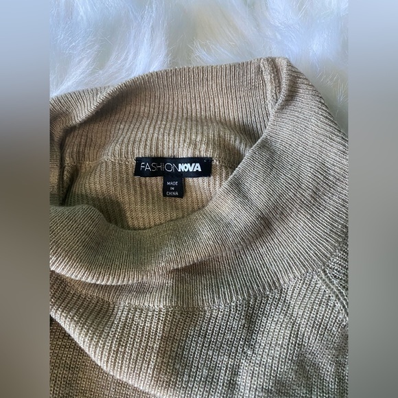 Sweater Dress with belt - Picture 7 of 8